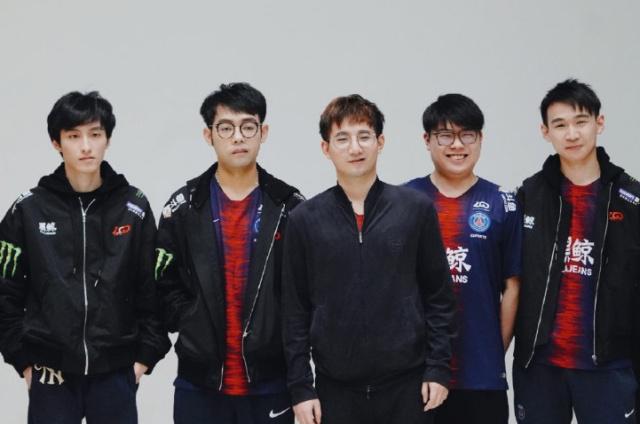 足球界一直 足球界一直